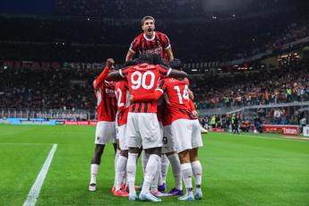 Milan-Venezia 4-0, rossoneri calano il poker e conquistano la prima vittoria