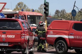 Milano, smottamento in uno scavo: uomo rimane sotto le macerie a Cinisello Balsamo