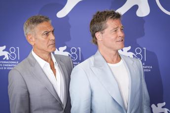 Mostra del cinema, Clooney e Pitt a Venezia: “Maxi stipendio per Wolfs è una fake news”