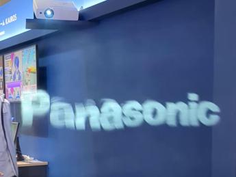 Panasonic trasforma l’aria condizionata in schermi per battere l’afa giapponese