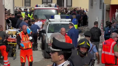 Esplosione della palazzina nel Napoletano: ritrovata morta anche la madre; il bilancio è di 3 morti, 2 feriti e una persona dispersa