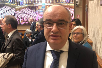 Zullo (Fdi): “Interrogazione a ministero Salute su terapia per colangite biliare primitiva”