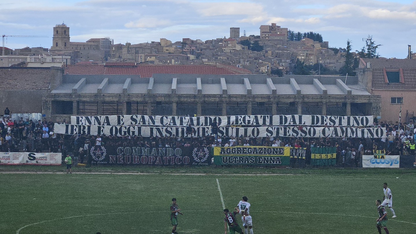 Festa di sport al “Gaeta”. Enna – Sancataldese in campo finisce 0-0, ma le tifoserie sugli spalti conquistano 3 punti a testa