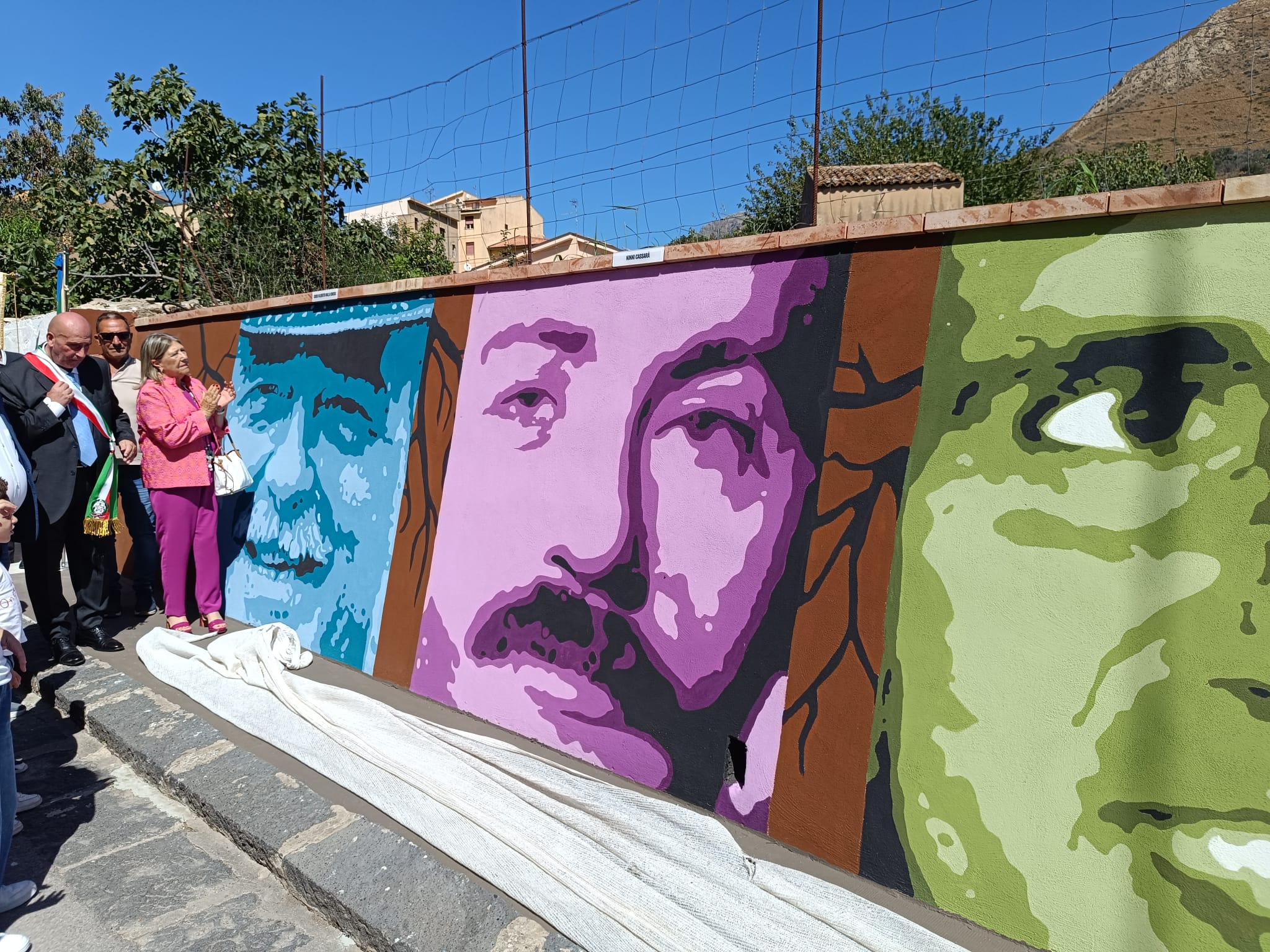 Mafia, inaugurato a Scillato un murales contro la mafia. Albano: «Progetto di grande valore civile»