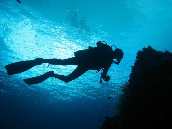 Sub di 61 anni perde la vita in mare nel Ragusano: fatale un malore