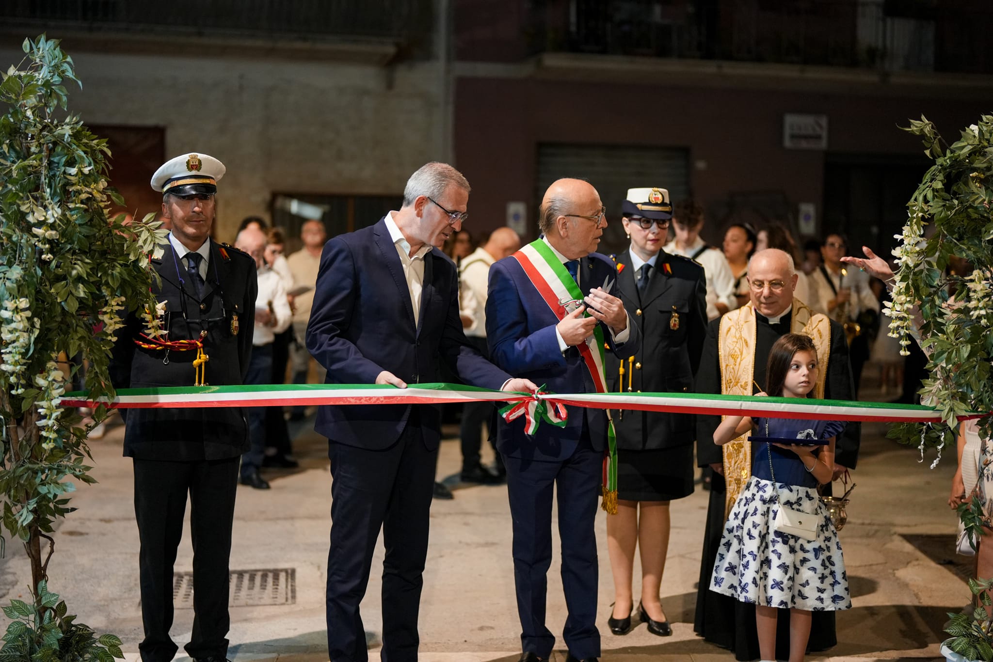 Vallelunga. Inaugurate piazza Vittorio Emanuele e via Cavour dopo lavori di riqualificazione