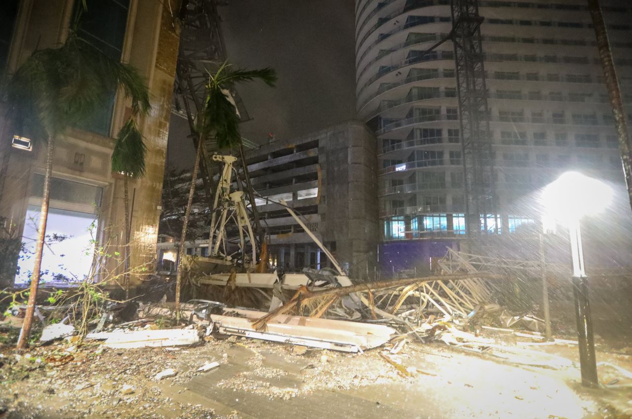 Uragano Milton raggiunge la Florida, porta distruzione e vittime