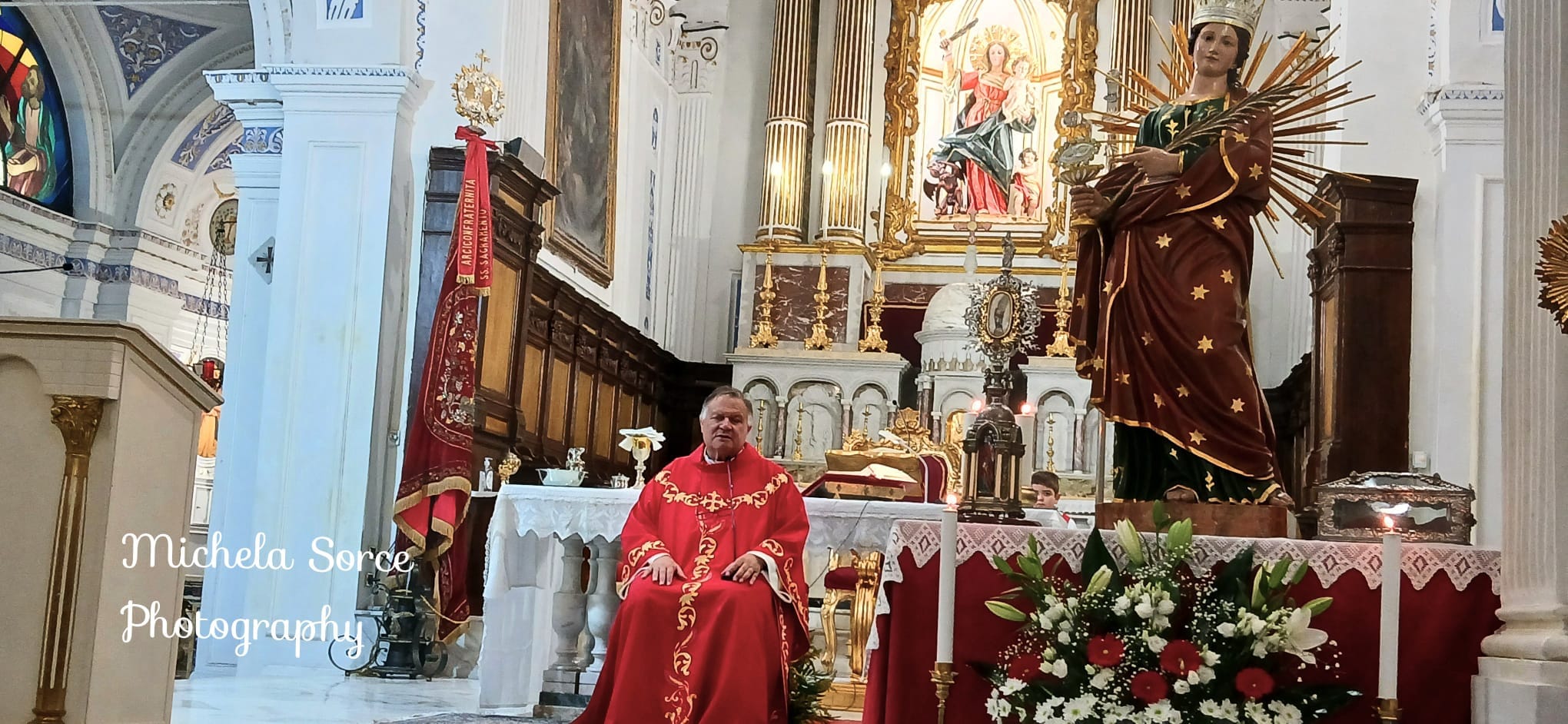 Comunità mussomelese  e Reliquie di Santa Lucia nella chiesa Madre, scuole ed Ospedale. Tanta partecipazione e devozione