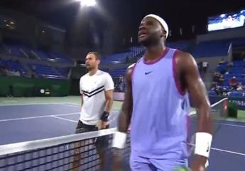 Atp Shanghai, Tiafoe furioso con l’arbitro: raffica di ‘vaffa’ – Video