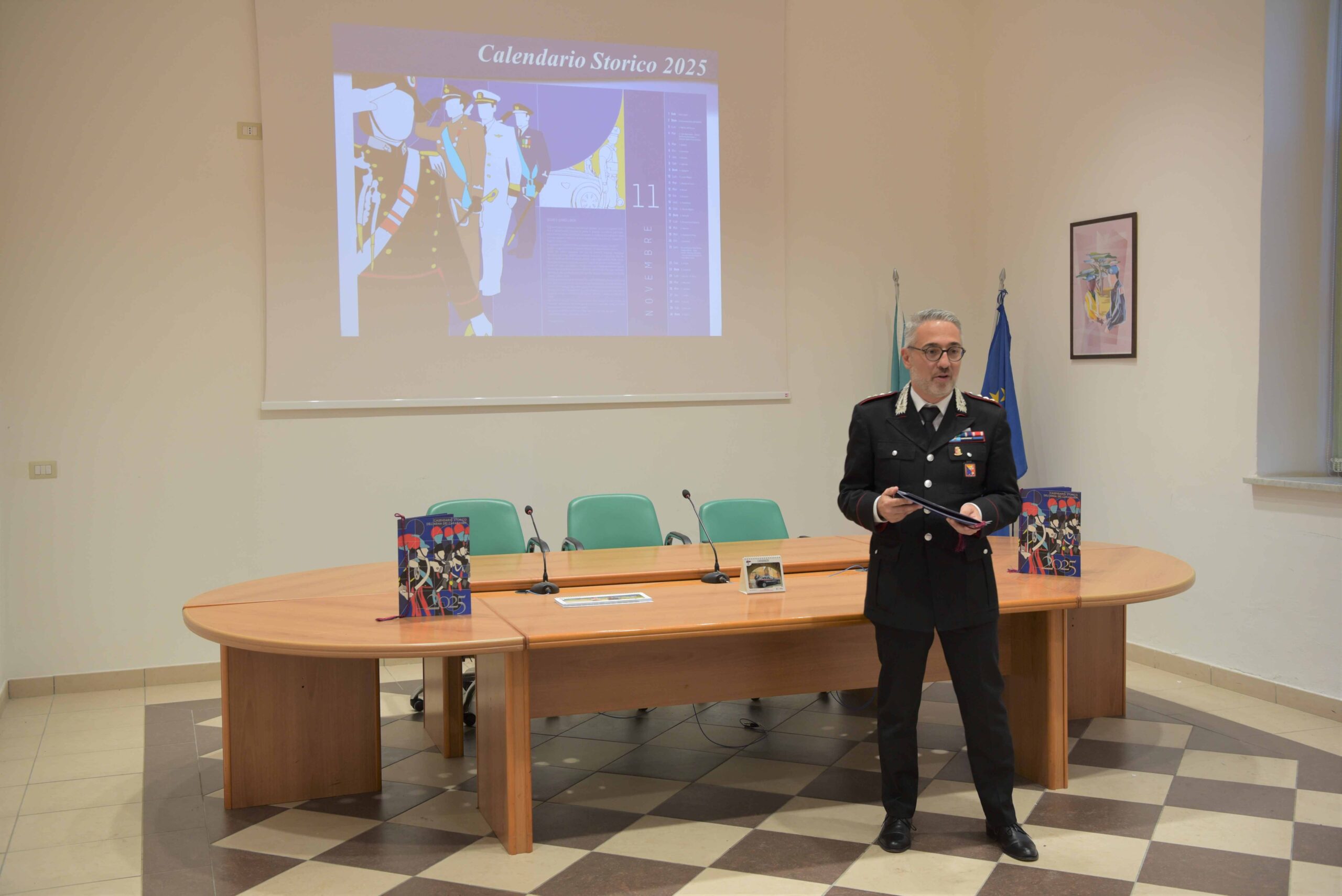 Presentato Calendario Storico dei Carabinieri 2025, realizzato con il contributo dell’artista Marco Lodola e dello scrittore Maurizio de Giovanni