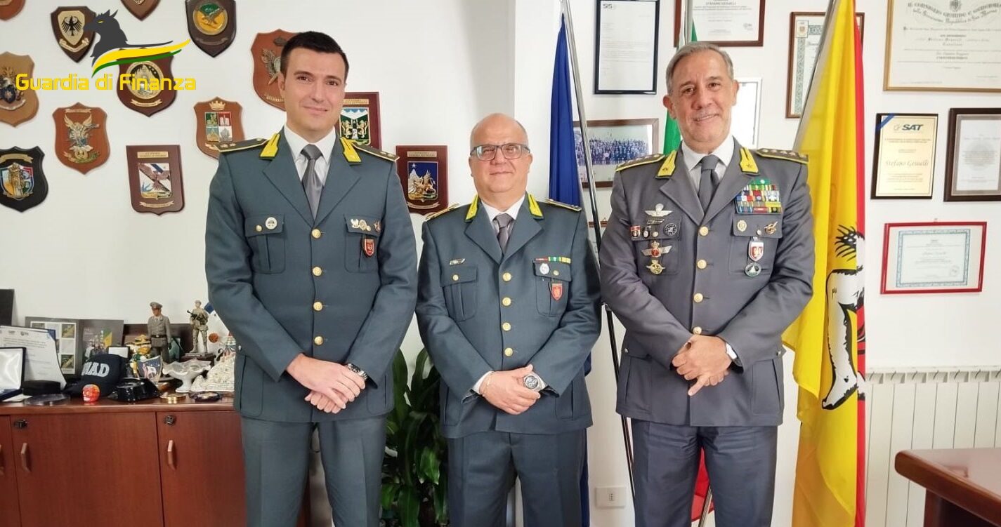 Gela. Guardia di Finanza, dopo 40 anni di servizio il Maresciallo Ordinario Cristoforo Corfù va in pensione