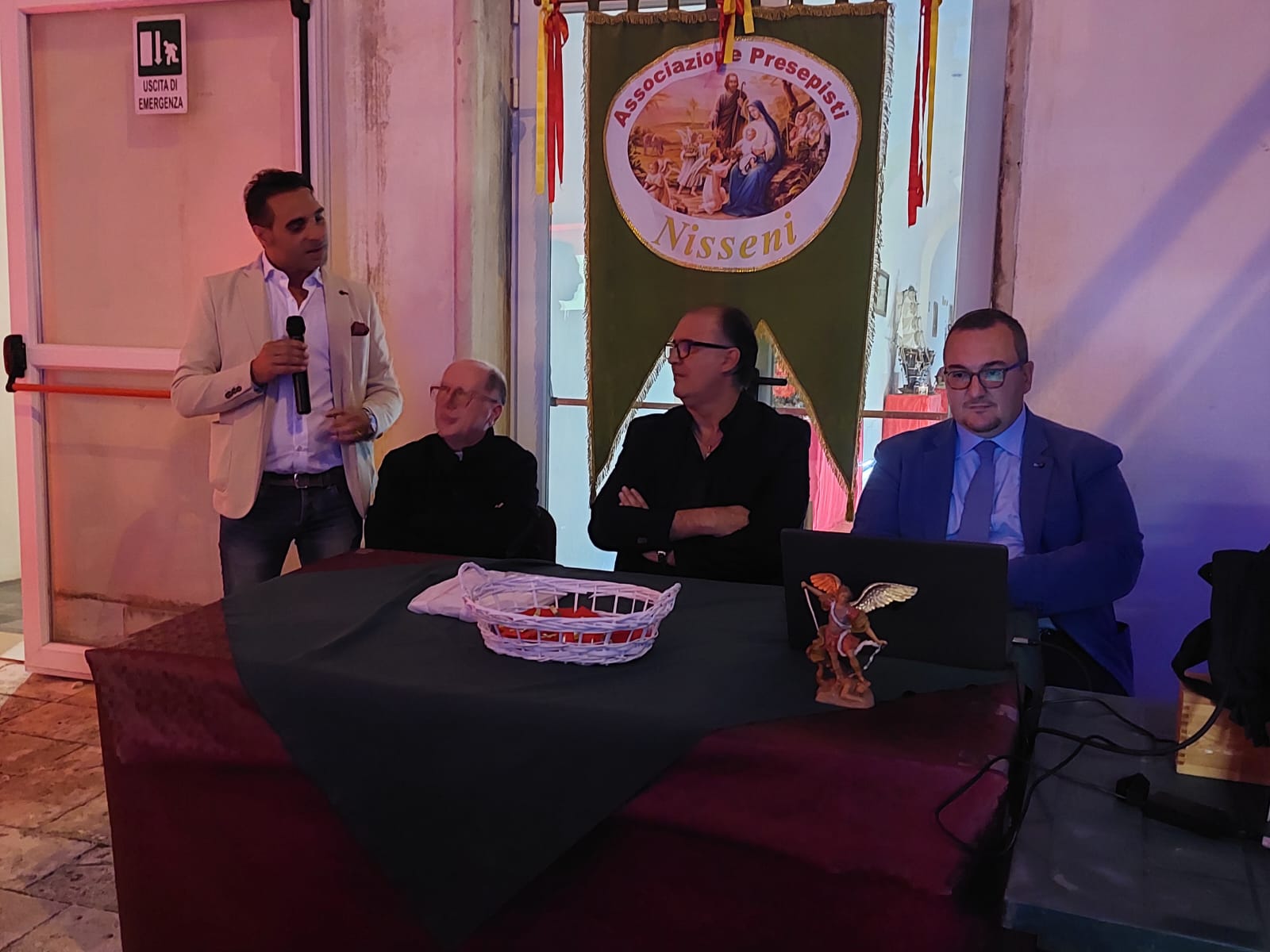 Caltanissetta. Riuscitissima la mostra dedicata al patrono San Michele nella Casa del presepe