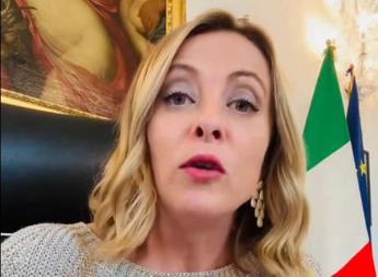 Manovra, Meloni posta video: “Falso che aumentiamo le tasse, le abbassiamo”