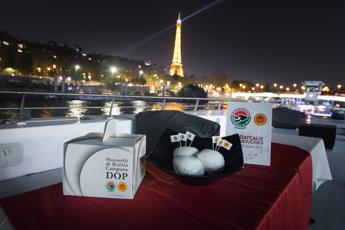 Mozzarella Dop, per Sial di Parigi campagna nella metro/rer