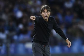 Napoli, Conte: “I tifosi mi chiedono lo scudetto, ma ci vuole pazienza”