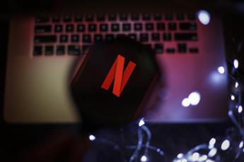 Netflix aumenta ancora i prezzi: gli abbonamenti ora costano fino a 20 euro al mese