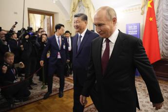 Putin vede Xi Jinping: “Legame Cina-Russia forte in un mondo caotico”