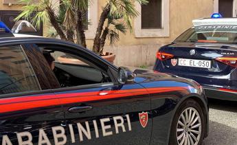 Roma, accoltellato da compagna di classe 12enne: “Hai fatto la spia”