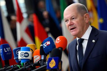 Ucraina, Scholz: “Responsabilità della Germania evitare guerra Russia-Nato”