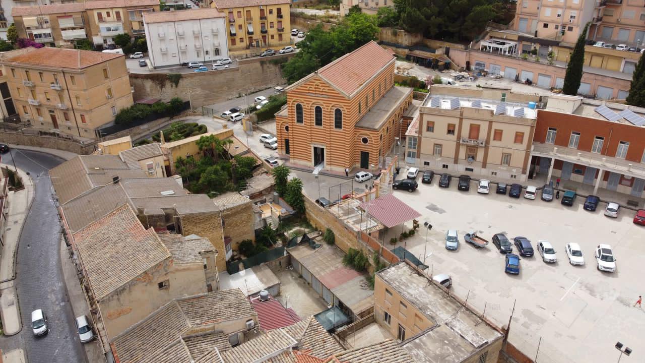 Caltanissetta, festa per i 70 anni della parrocchia Sacro Cuore. Padre Lombardo: “I giovani sono il cuore”