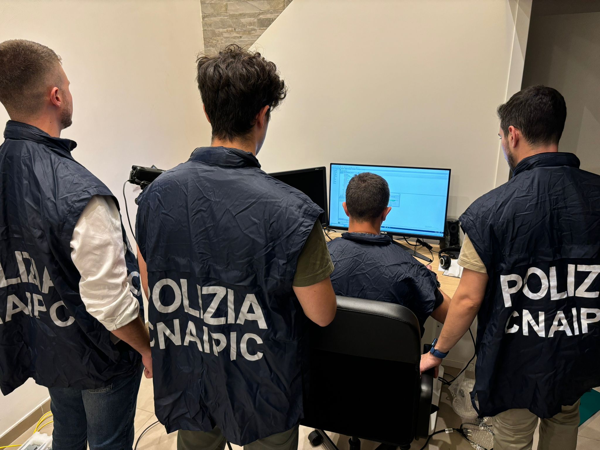 Accesso abusivo a sistemi critici istituzionali e strategici: arrestato 24enne hacker della provincia di Caltanissetta