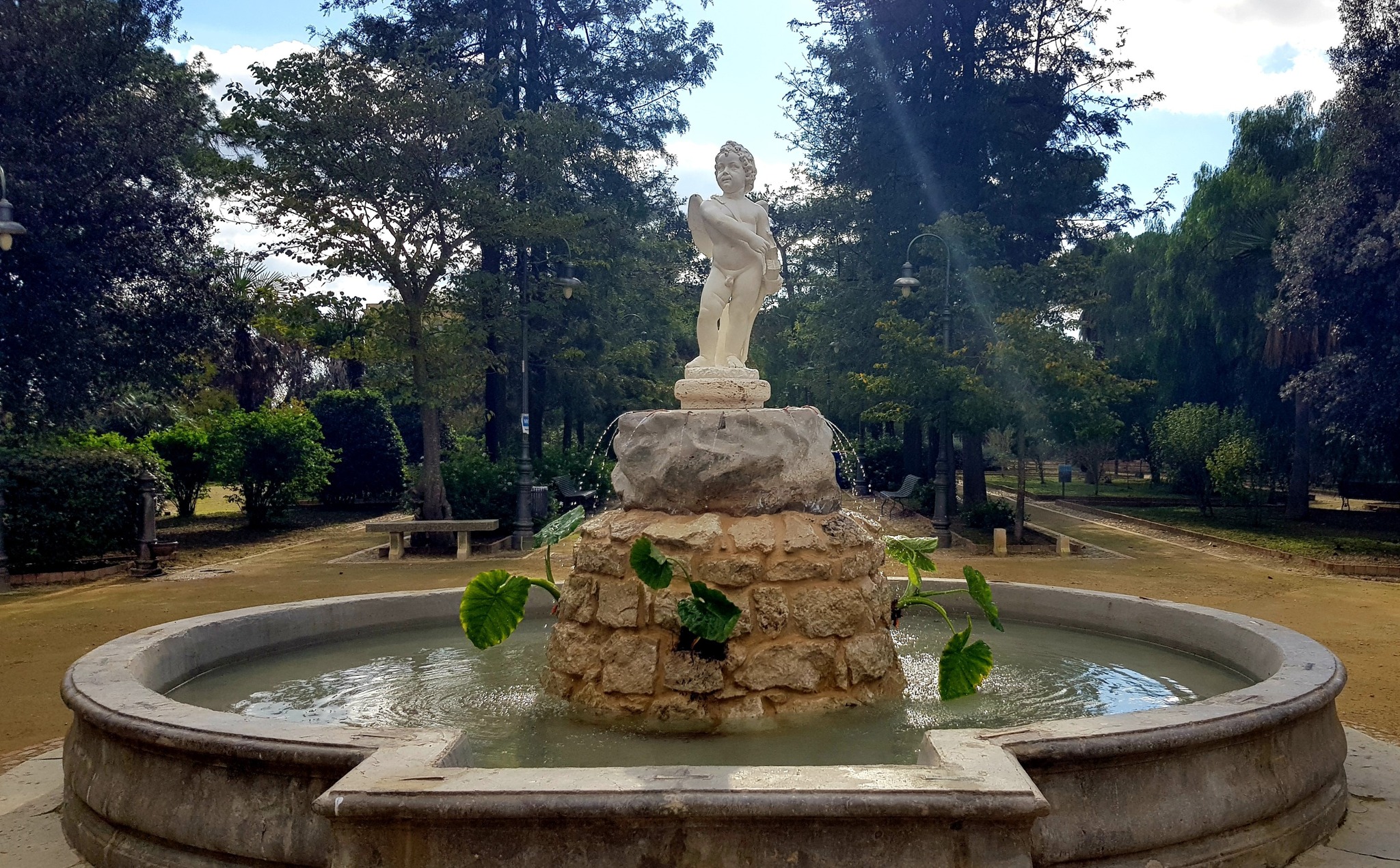 Caltanissetta. Ricollocata la scultura del Cupido a Villa Amedeo, Italia Nostra: “Dona gioia e speranza”