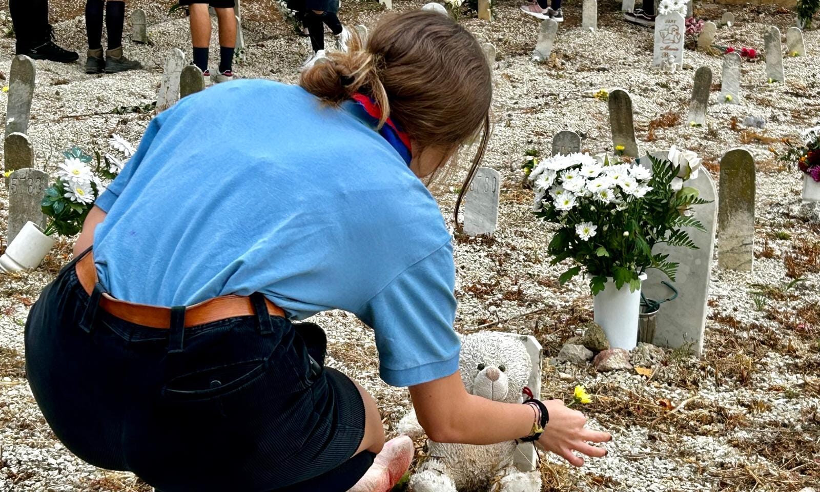 Caltanissetta. Gruppo RS Scout CL4, il 2 novembre presente al cimitero “Angeli” per deporre fiori e offrire supporto