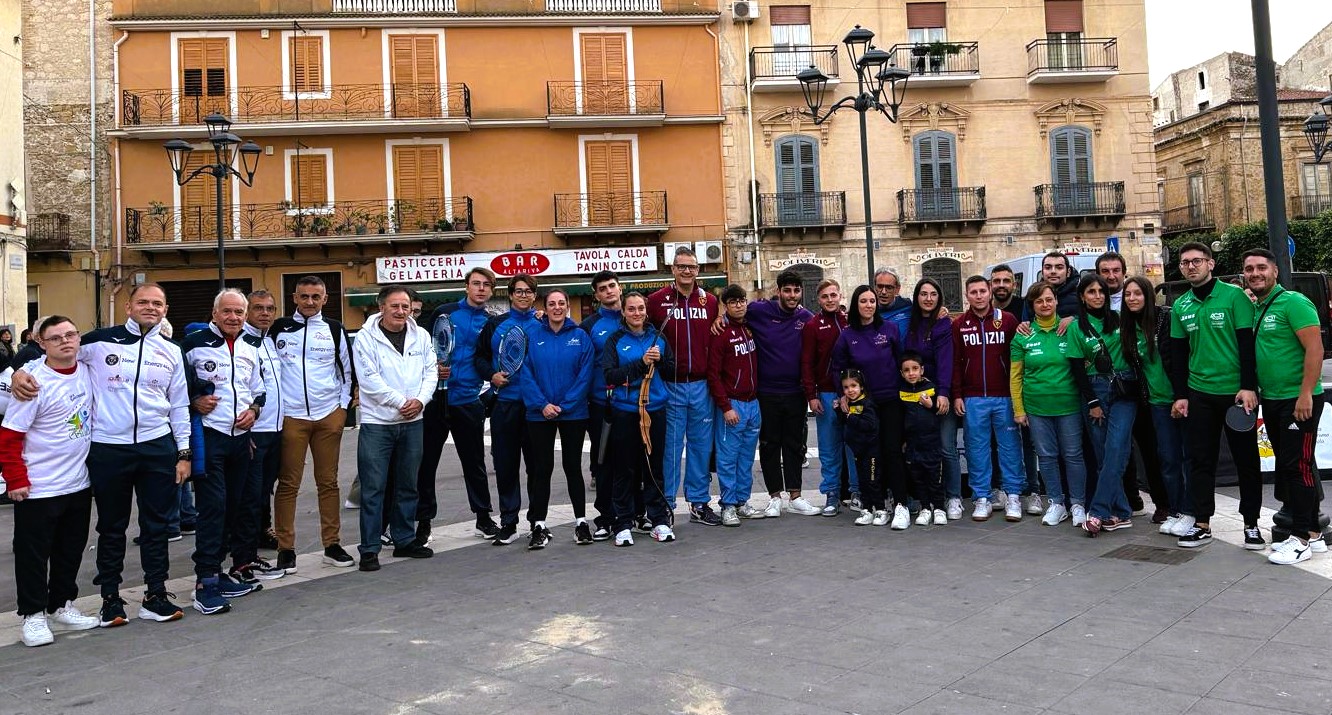 A Riesi Istruttori e atleti della sezione di pesistica giovanile delle Fiamme Oro protagonisti nella “Giornata dello sport per Tutti”