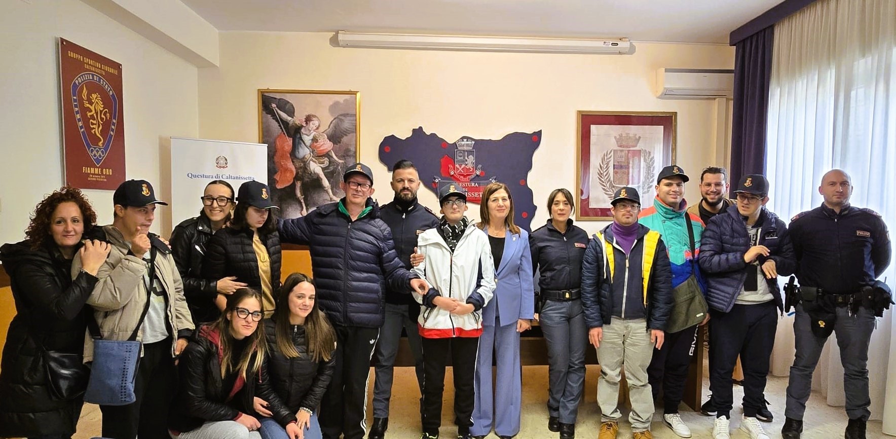 Caltanissetta. I ragazzi della Cooperativa sociale ConSenso in visita alla Questura