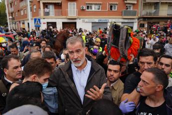 Alluvione in Spagna, re Felipe: “Comprendo la loro rabbia”