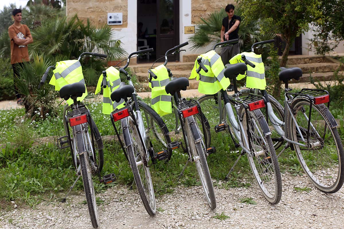 A Paceco promosso dalla Cooperativa sociale Badia Grande progetto di educazione stradale e biciclette per la mobilità dei migranti