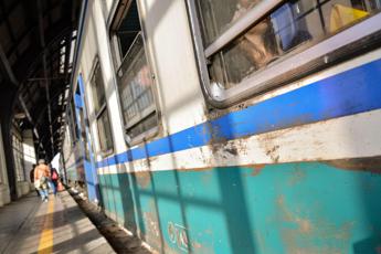 Capotreno presa a schiaffi da passeggero, sorpreso a fumare nel treno