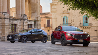 Con il MY25 arrivano due settimane di prove e promozioni per Mazda3 e CX-30