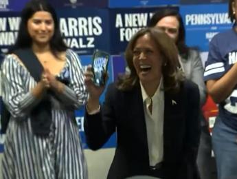 Elezioni Usa, Kamala Harris e la telefonata ‘sospetta’ – Video