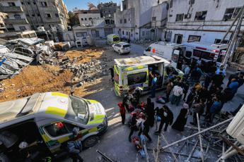 Gaza, 25 morti in bombardamento a Beit Lahiya: 13 erano bambini