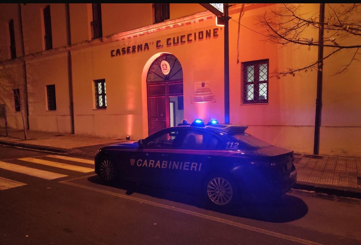 Caltanissetta. Il Comando Provinciale dei Carabinieri partecipa all’evento “Una Gerbera Rossa contro la violenza sulle Donne”