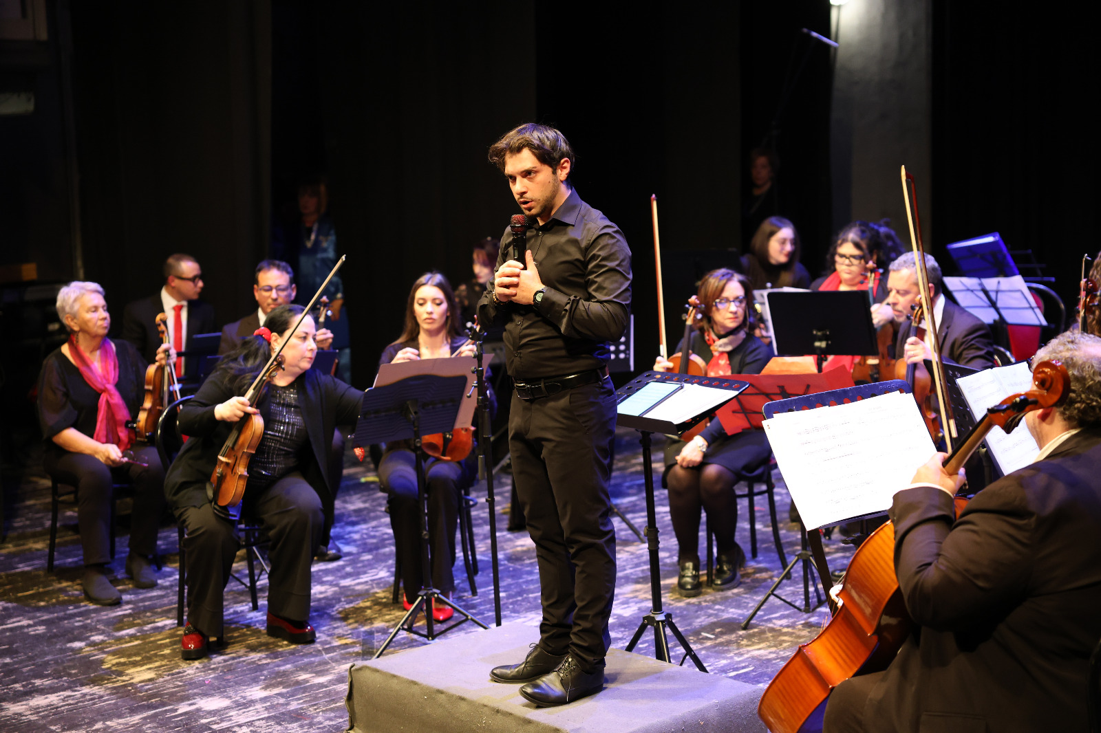 Caltanissetta. Giovane Orchestra Sicula, emozioni e applausi al “Concerto contro la violenza sulle donne” al Teatro Margherita