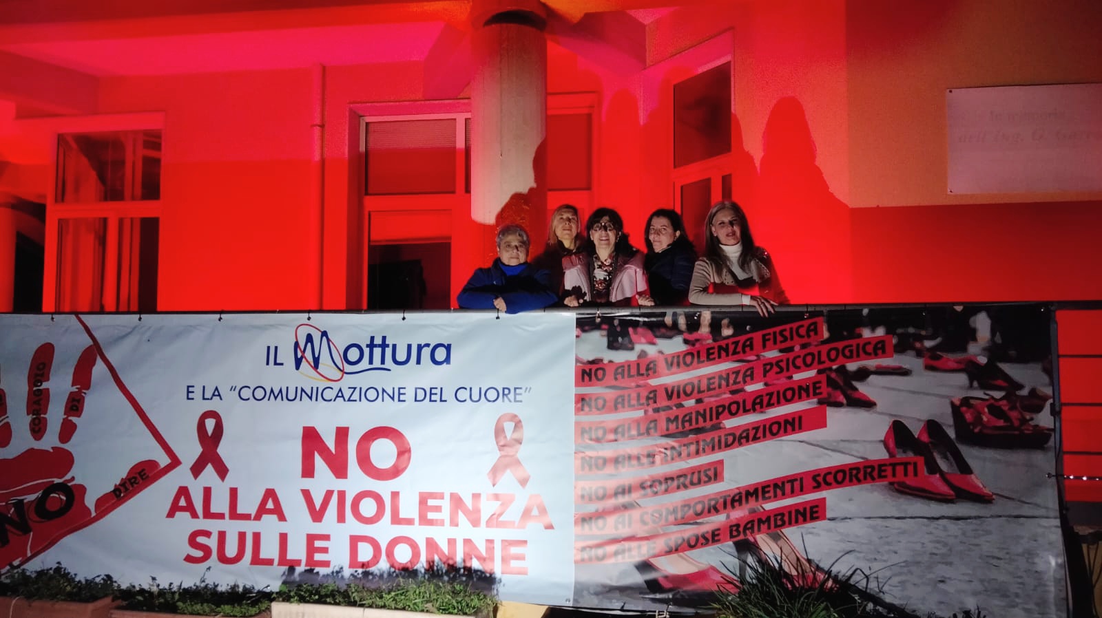 Caltanissetta. Per la Giornata internazionale contro la violenza sulle donne l’Istituto “Mottura” si tinge di rosso