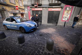 Napoli, 18enne ucciso da colpo di pistola: cugino fermato per detenzione arma