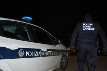 Roma, tre vigili urbani travolti durante rilievi incidente: uno grave