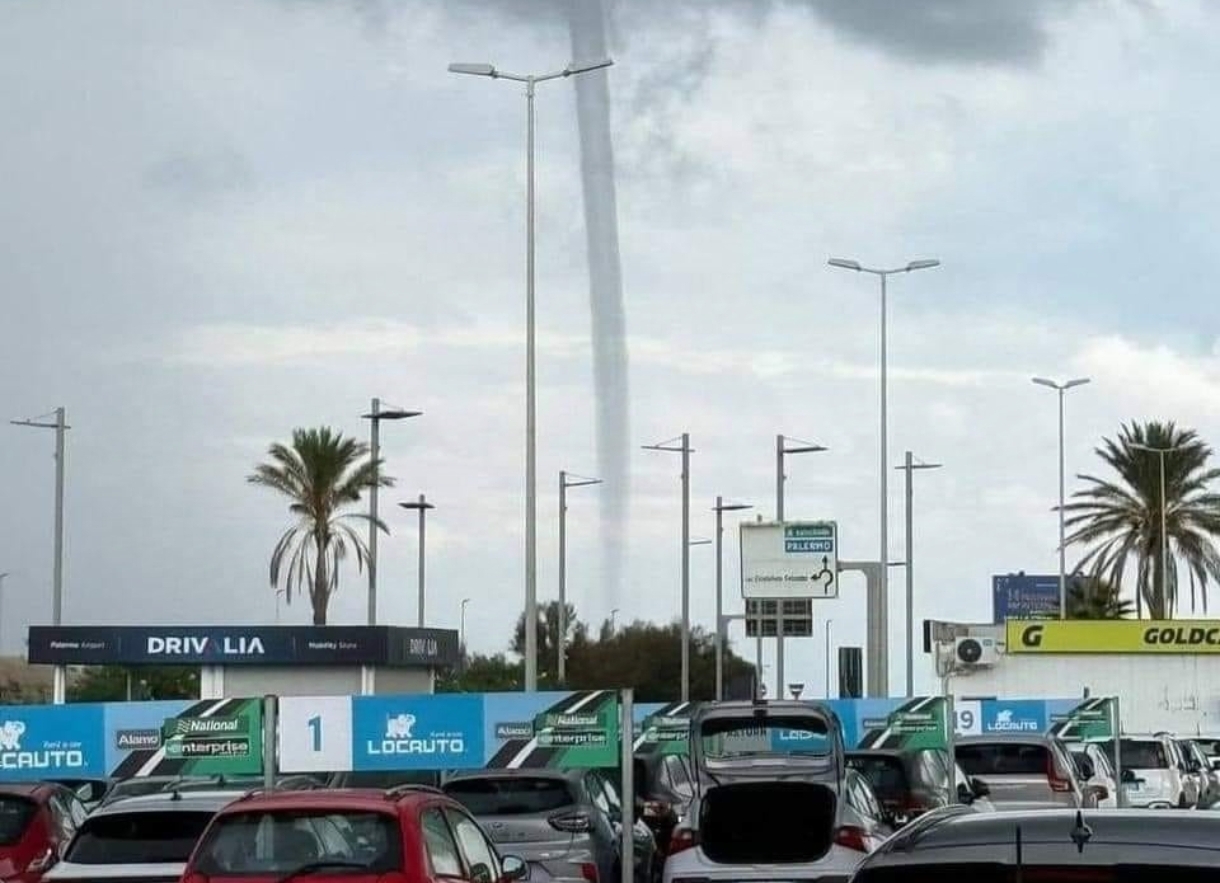 Maltempo in Sicilia, forti temporali e una tromba marina nel Palermitano