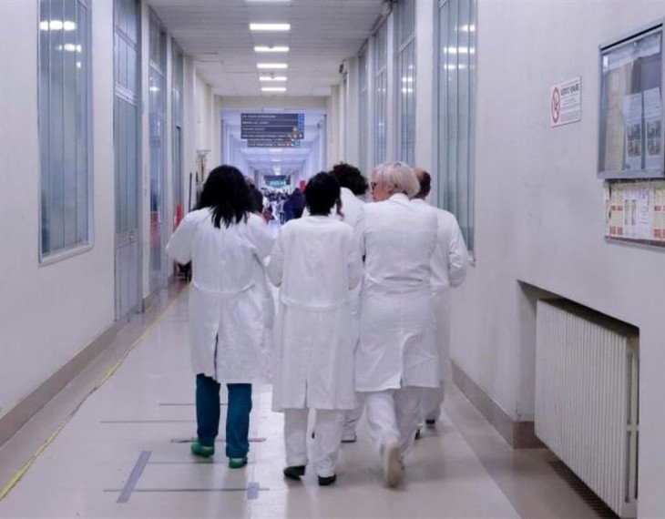 Professionisti sanitari di origine straniera, in Italia sono oltre 105 mila