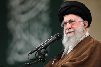 Siria, Khamenei accusa Israele e Usa: “Il piano è loro”