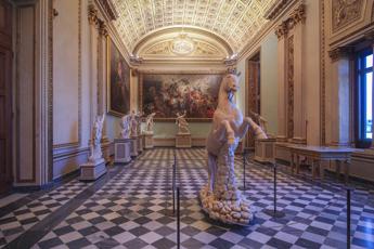 Uffizi, il cavallo romano torna a ‘nitrire’ nella sala della Niobe