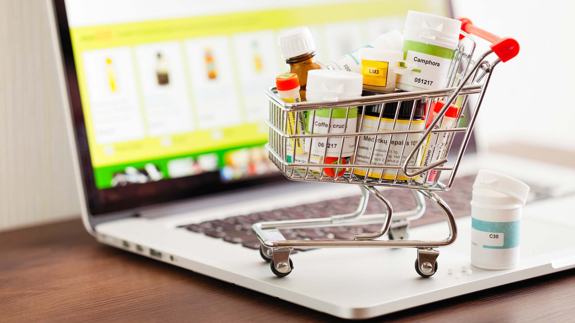 Tendenza a comprare farmaci online: cosa sapere