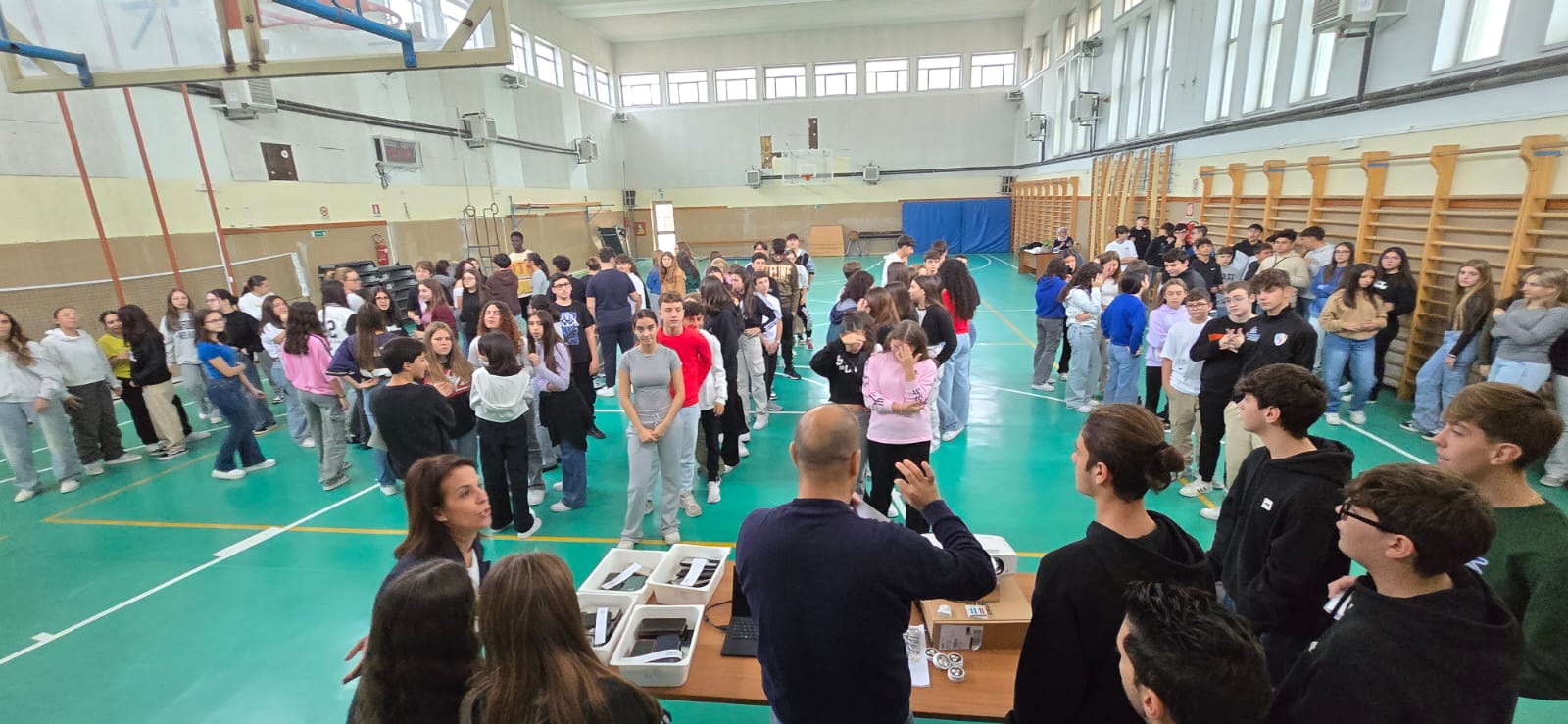 Caltanissetta. All’IISS Luigi Russo svolto il “Linux Day”: esplorare nuove tecnologie e condividere esperienze