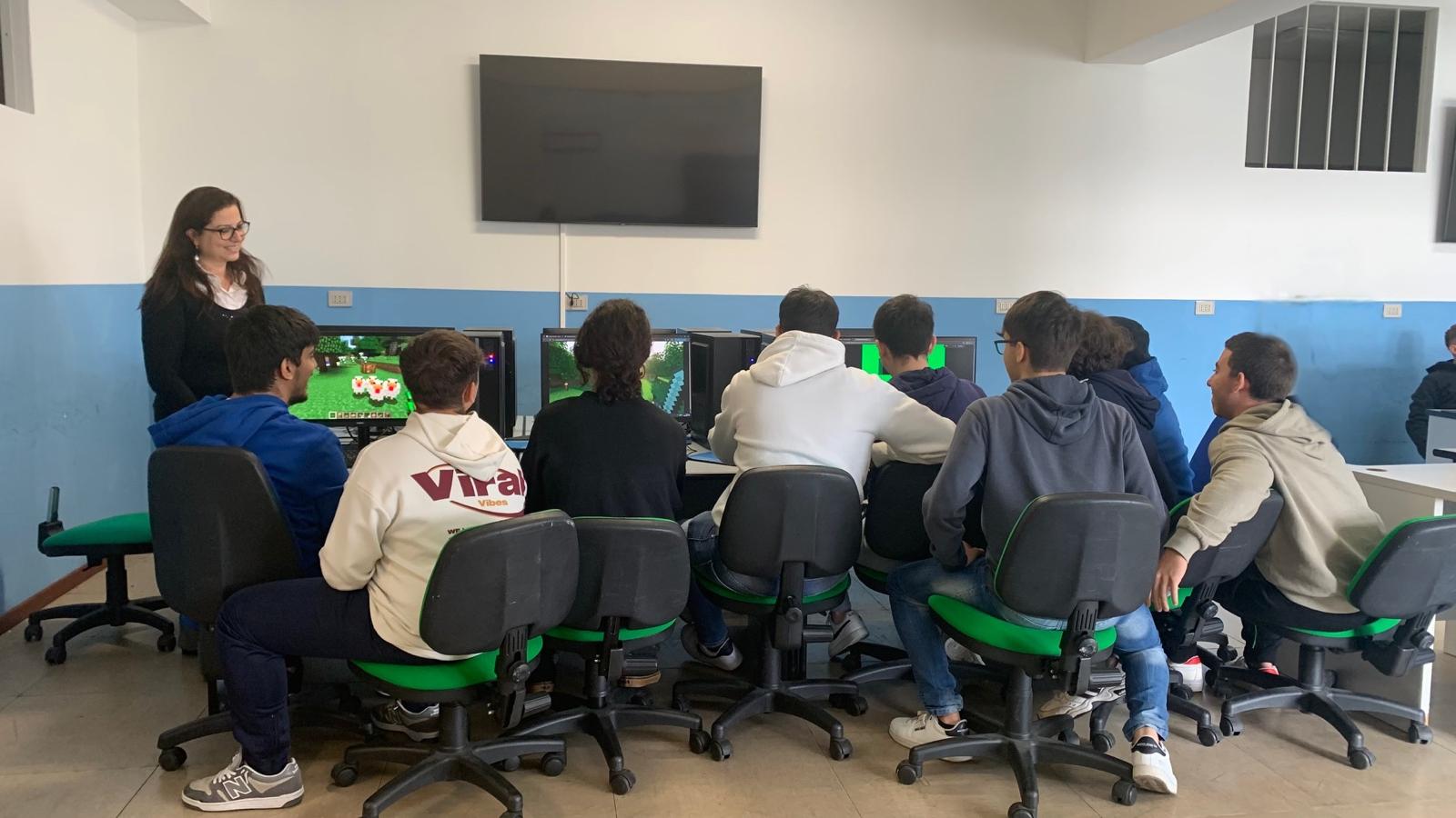 Caltanissetta. Educazione civica e sostenibilità, studenti dell’ITET Rapisardi-Da Vinci tra i finalisti del contest “STEAM in Minecraft”