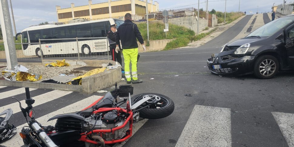 Sicilia, incidente stradale: perde la vita un motociclista di diciassette anni