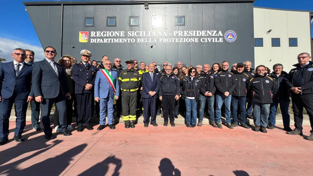 Schifani visita centro regionale della Protezione Civile “Fiore all’occhiello”