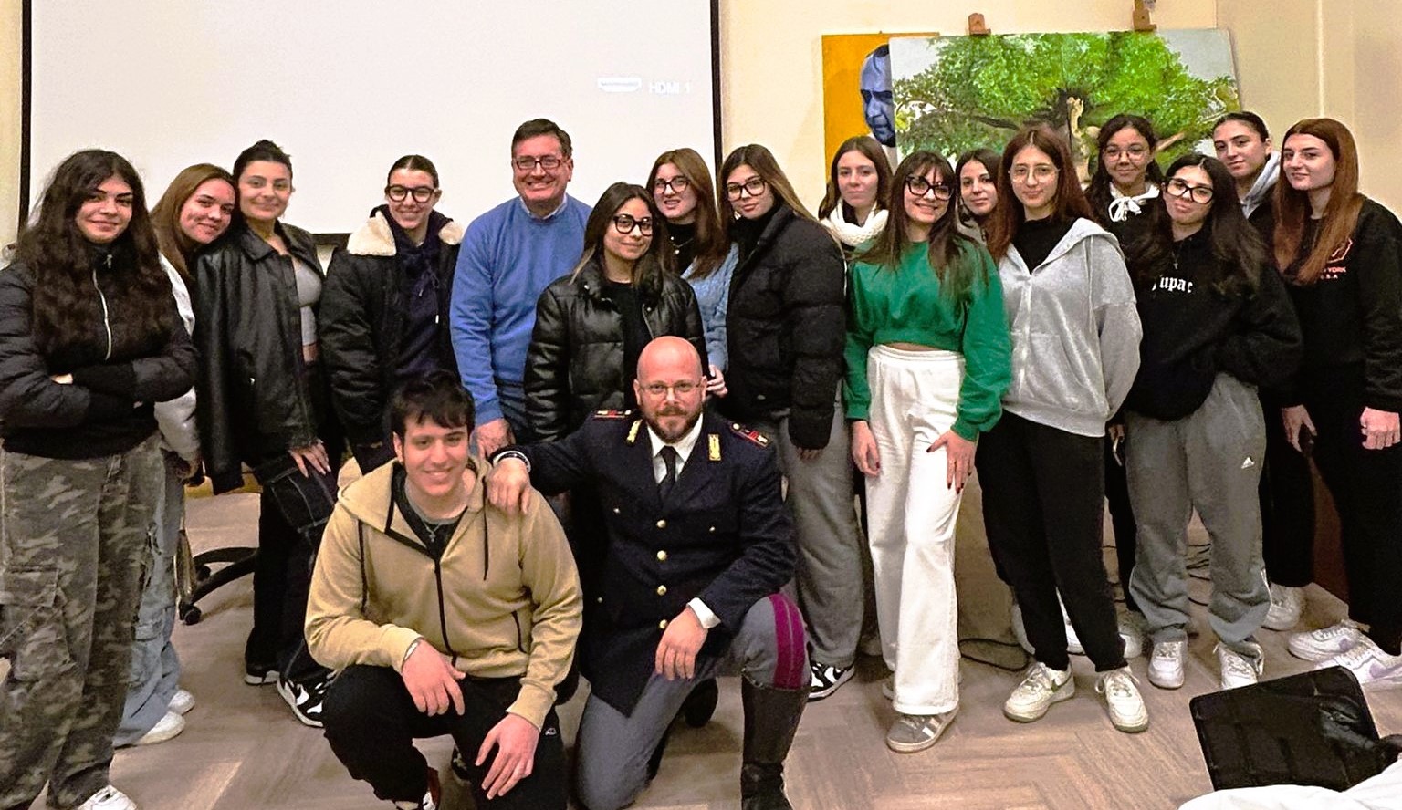 Caltanissetta. Agenti di Polizia Stradale in conferenza con alunni dell’IISS “Manzoni” sul tema della sicurezza stradale